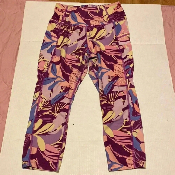 Women’s Activewear Leggings & T- Shirt – Size 8 /10 – Excellent Condition - - Picture 5 of 11